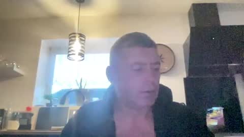 guil0 online show from September 29, 2025, 9:36 am