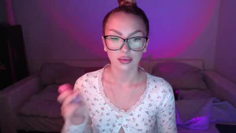 Marta online show from November 11, 2025, 8:53 pm