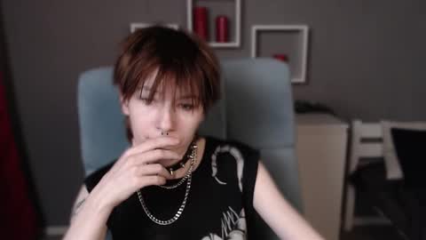 guitarandangell online show from November 12, 2025, 4:46 am