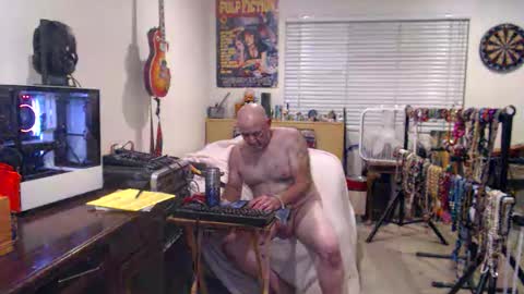 Mario online show from October 20, 2025, 4:02 am