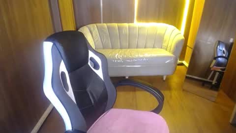 gumball_b online show from November 20, 2025, 3:28 am