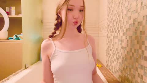 Snapshot of guns_n_buns chatting on May 3, 2026, 9:32 pm guns_n_buns online show from May 3, 2026, 9:32 pm