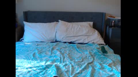 Snapshot of gurthychub chatting on January 15, 2025, 7:01 pm Gunther online show from January 15, 2025, 7:01 pm