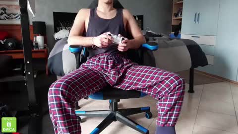 Snapshot of guy2015big chatting on February 12, 2025, 10:24 am Flo online show from February 12, 2025, 10:24 am