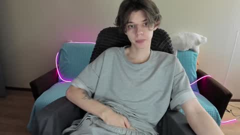 guy_liam1 online show from February 1, 2025, 1:09 pm