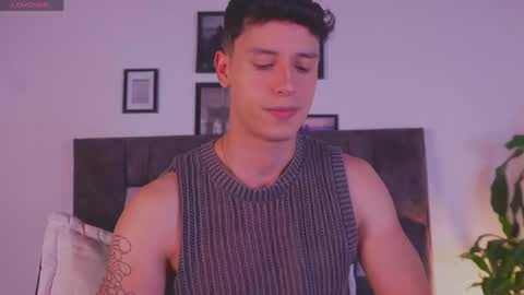 Snapshot of guy_twinks chatting on May 12, 2026, 4:53 am Gabriel online show from May 12, 2026, 4:53 am