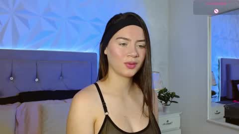 Snapshot of gwen_drew chatting on September 14, 2025, 12:37 pm Gwen Drew online show from September 14, 2025, 12:37 pm