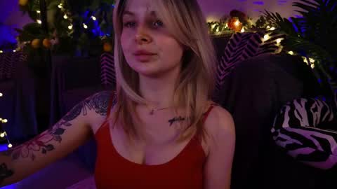 gwenhilton online show from February 18, 2025, 6:48 am