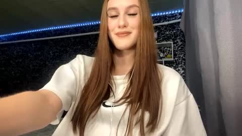 Gwen online show from September 24, 2025, 8:12 pm