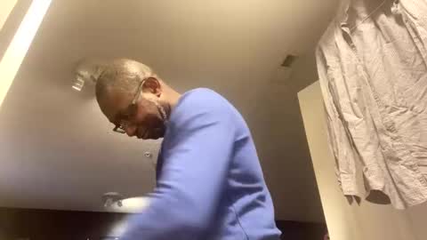 gyesaw1970 online show from February 5, 2025, 3:13 am