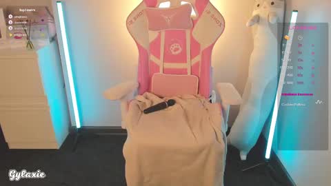   online show from March 8, 2025, 9:39 am