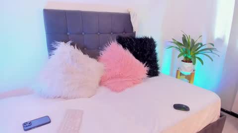 Snapshot of gypsie_velvett chatting on March 5, 2025, 7:17 pm Samy Velvet    dayatorres 23 Followme online show from March 5, 2025, 7:17 pm