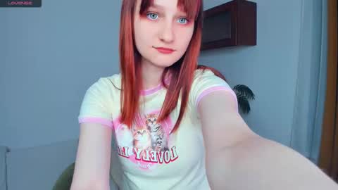 Kelly  Lilly online show from November 14, 2025, 6:39 pm