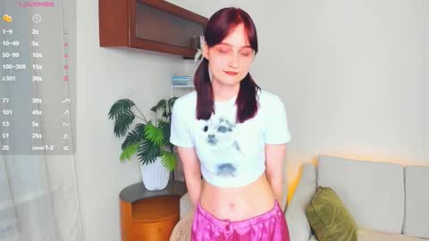 Kelly  Lilly online show from November 29, 2025, 6:55 pm