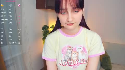 Kelly  Lilly online show from December 3, 2025, 7:34 pm