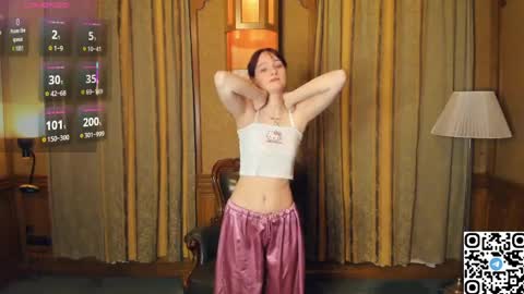 Kelly  Lilly online show from April 10, 2026, 8:02 pm