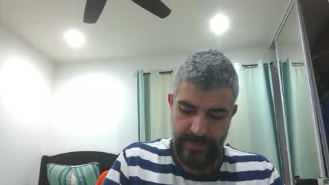 Snapshot of h0nest84 chatting on February 4, 2025, 6:14 am h0nest84 online show from February 4, 2025, 6:14 am