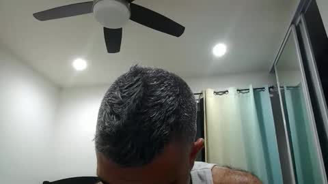 Snapshot of h0nest84 chatting on November 13, 2025, 2:43 am h0nest84 online show from November 13, 2025, 2:43 am