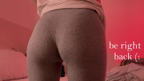 Snapshot of h2h0e chatting on December 14, 2024, 11:01 pm Lana online show from December 14, 2024, 11:01 pm