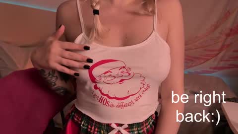 Snapshot of h2h0e chatting on February 28, 2025, 8:28 pm Lana online show from February 28, 2025, 8:28 pm