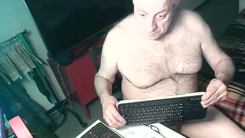 hacknoob62 online show from November 13, 2025, 7:35 pm