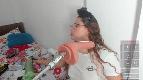 hade_cute2 online show from December 18, 2024, 10:35 pm