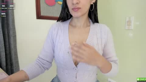 Hae-In online show from March 1, 2025, 8:13 am