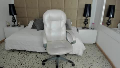 hailey online show from January 3, 2025, 8:32 pm