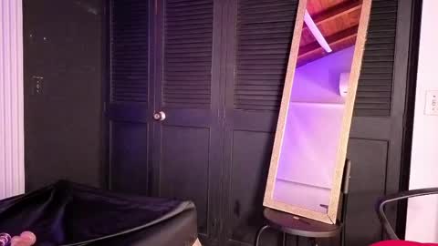 haileycat_ online show from June 9, 2026, 4:46 am