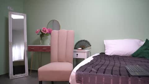 Hailey online show from September 23, 2025, 3:09 am