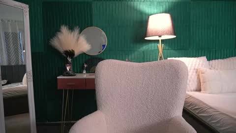 Hailey online show from March 26, 2026, 4:29 am