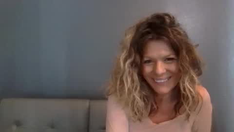 Hailey online show from November 10, 2025, 7:24 pm