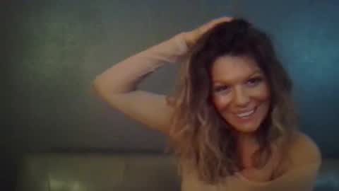 Hailey online show from December 13, 2025, 10:04 pm