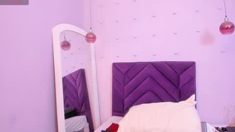 haileystonei online show from February 13, 2025, 12:00 pm