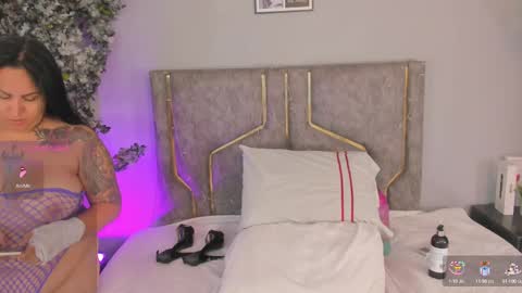 haileystonei online show from September 19, 2025, 11:44 am