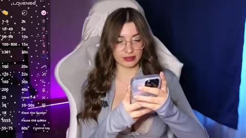 Snapshot of haily_heavenly chatting on February 19, 2025, 2:12 pm HailyHeavenly online show from February 19, 2025, 2:12 pm