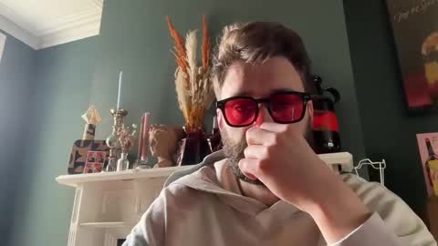 hairy_andhung online show from April 1, 2026, 12:28 pm