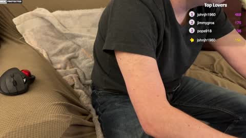 Snapshot of hairybelly818 chatting on January 17, 2025, 1:57 am Hairy Belly online show from January 17, 2025, 1:57 am