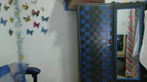 Snapshot of hairygirl83 chatting on January 19, 2026, 11:36 am hairygirl83 online show from January 19, 2026, 11:36 am