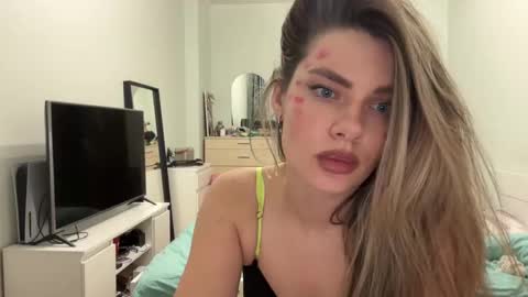 haley_rune online show from February 14, 2025, 4:31 pm