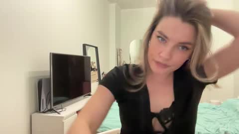 haley_rune online show from February 21, 2025, 5:20 pm