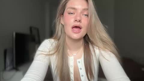 haley_rune online show from September 22, 2025, 10:06 am