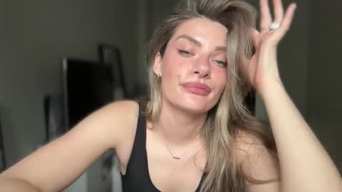 haley_rune online show from October 10, 2025, 11:20 am