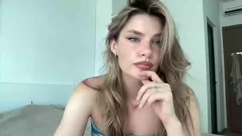 haley_rune online show from November 5, 2025, 5:07 am