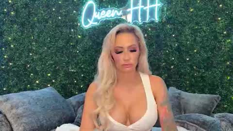 Snapshot of haliaxhill chatting on February 19, 2026, 2:29 am Halia Hill online show from February 19, 2026, 2:29 am