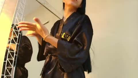 Hallie Stone online show from April 10, 2026, 11:37 am