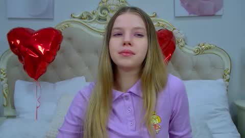 Snapshot of hallybradley chatting on March 3, 2026, 5:13 am HallyBradley online show from March 3, 2026, 5:13 am