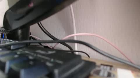 Hanya online show from December 3, 2025, 6:06 pm