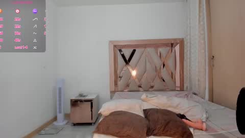 Hana Montes- online show from December 14, 2025, 11:53 pm