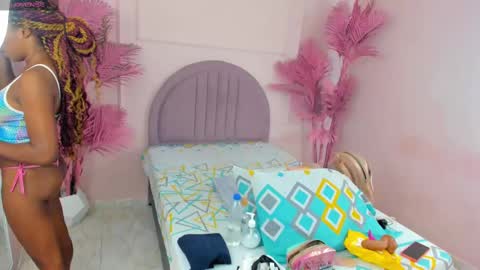 hanaahquinn online show from March 6, 2025, 11:47 am